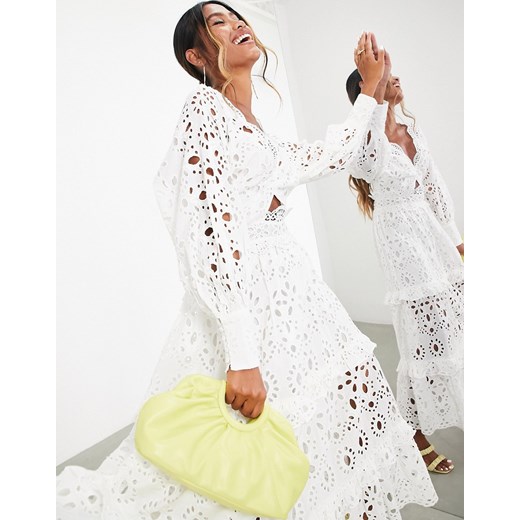 ASOS DESIGN – Biała sukienka midi z haftem angielskim, dekoltem w kształcie 34 Asos Poland