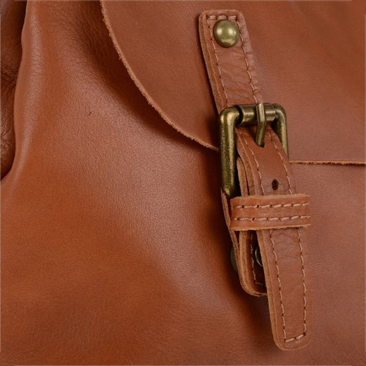 Skórzany plecak camel z klapą, skóra cielęca najwyższej jakości Genuine Leather uniwersalny melon.pl okazyjna cena