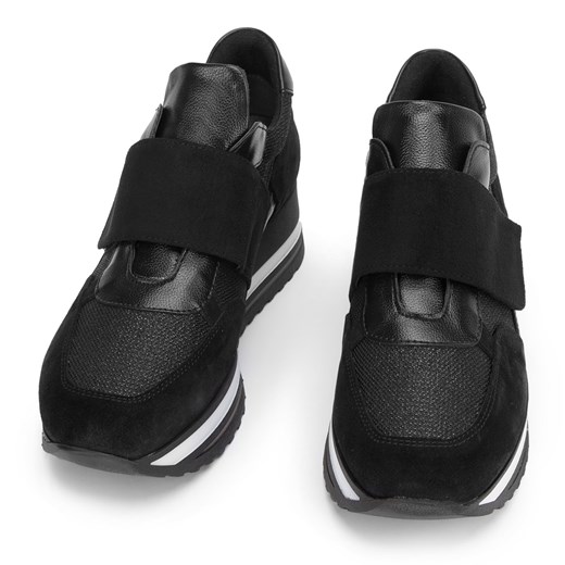 Damskie sneakersy zamszowe na rzep na platformie czarne ze sklepu WITTCHEN w kategorii Buty sportowe damskie - zdjęcie 132438962
