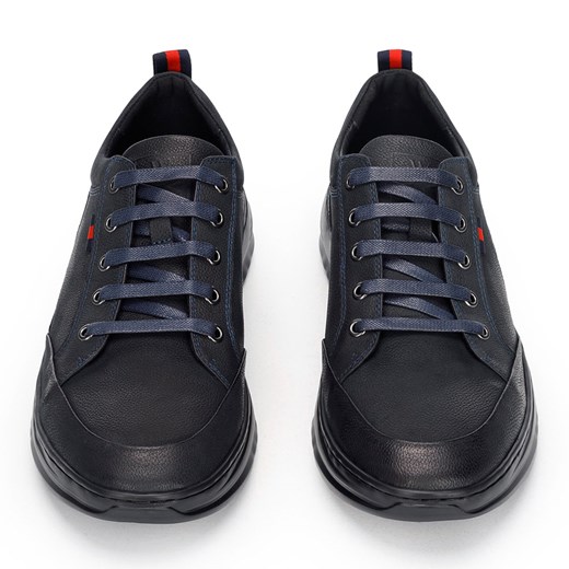 Męskie sneakersy z nubuku na grubej podeszwie czarno-granatowe ze sklepu WITTCHEN w kategorii Półbuty męskie - zdjęcie 132444261