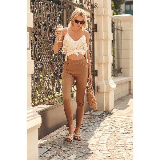 Bluzka boho z chwostami na ramiączkach ekri 4509 M/L wyprzedaż fasardi.com