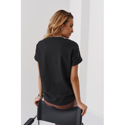 Luźna damska bluzka z krótkim rękawem czarna 0556 UNIW fasardi.com