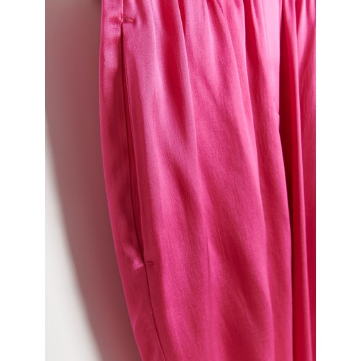 Reserved - Szerokie spodnie z satynowej wiskozy - Różowy Reserved L Reserved