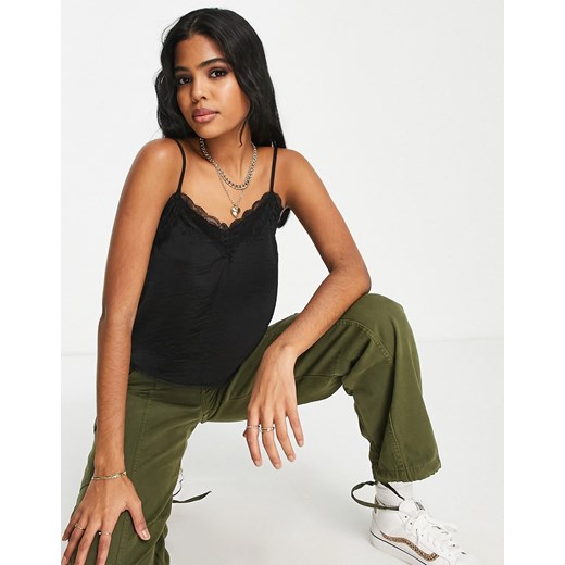 Stradivarius – Czarny satynowy top na ramiączkach z koronkowym M Asos Poland
