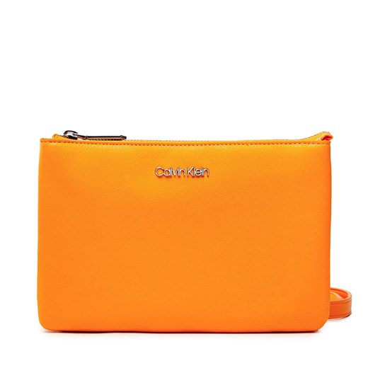 Torebka CALVIN KLEIN - Ck Must Ew Xbody K60K607883 SCD ze sklepu eobuwie.pl w kategorii Listonoszki - zdjęcie 133971230