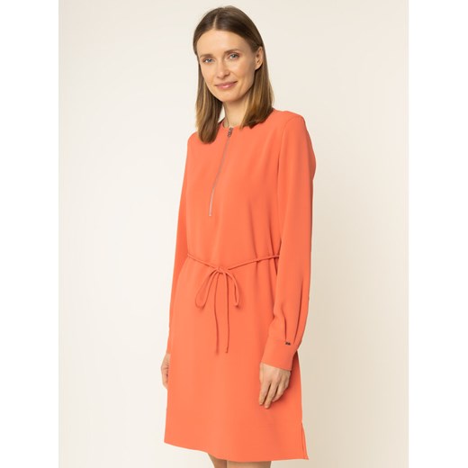 Sukienka codzienna Travel Crepe K20K201542 Pomarańczowy Regular Fit Calvin Klein 40 okazyjna cena MODIVO