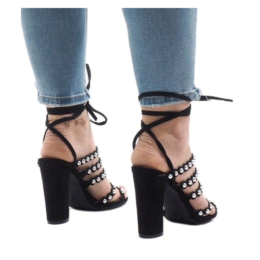 Czarne sandałki na słupku B-65 38 ButyModne.pl