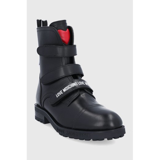 Love Moschino Botki skórzane damskie kolor czarny na płaskim obcasie Love Moschino 36 promocja ANSWEAR.com