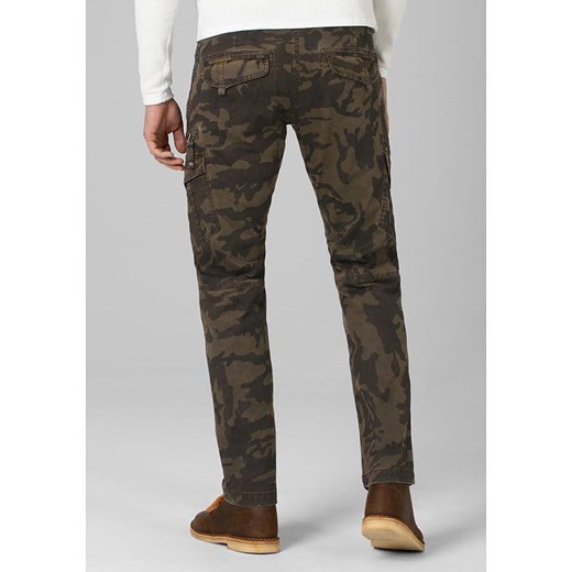 Bojówki "Hunter" - Regular fit - w kolorze oliwkowym Timezone W33/L32 wyprzedaż Limango Polska