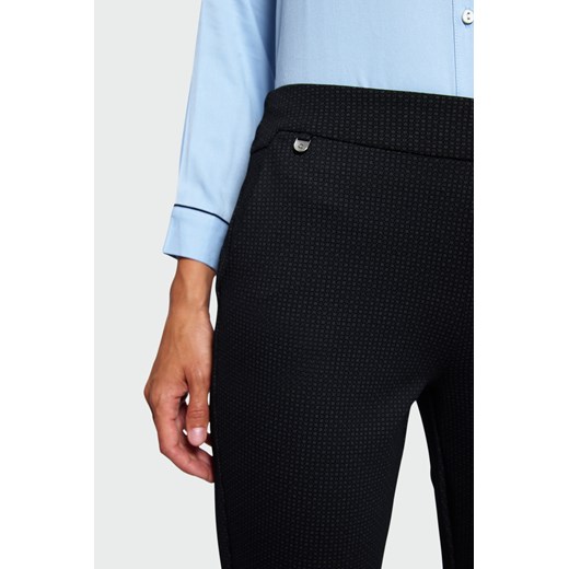 Spodnie z drobnym wzorem Greenpoint 44 promocyjna cena Greenpoint.pl
