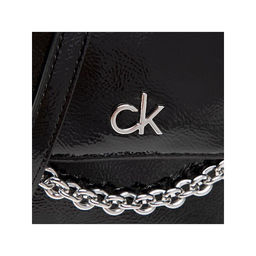 Calvin Klein Torebka Ns Mini Bag W/Flap Patent K60K608321 Czarny Calvin Klein 00 okazja MODIVO