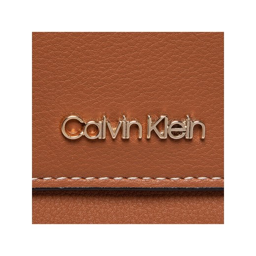 Calvin Klein Torebka Ck Must Saddle Bag Sm K60K609125 Brązowy Calvin Klein 00 wyprzedaż MODIVO