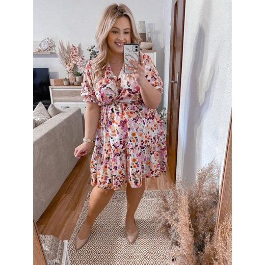 IRMINA- SUKIENKA PLUS SIZE W KWIATY. BEŻOWA Rozmiar UNI / PLUS SIZE PLUS SIZE kiecka.eu