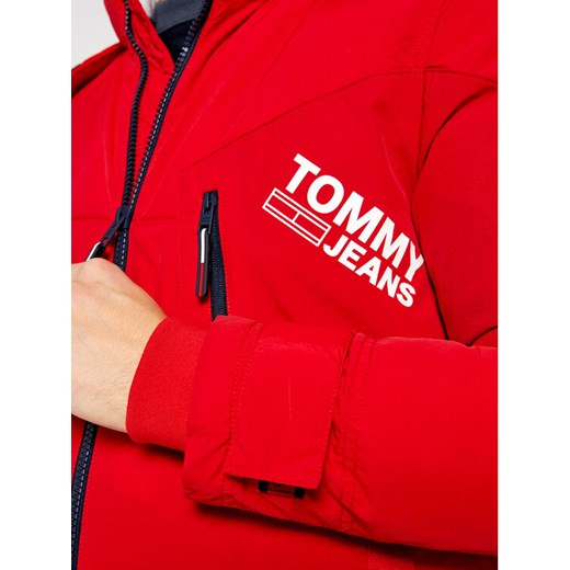 Tommy Jeans Kurtka zimowa Czerwony DM0DM08761 Czerwony Regular Fit Tommy Jeans S promocyjna cena MODIVO