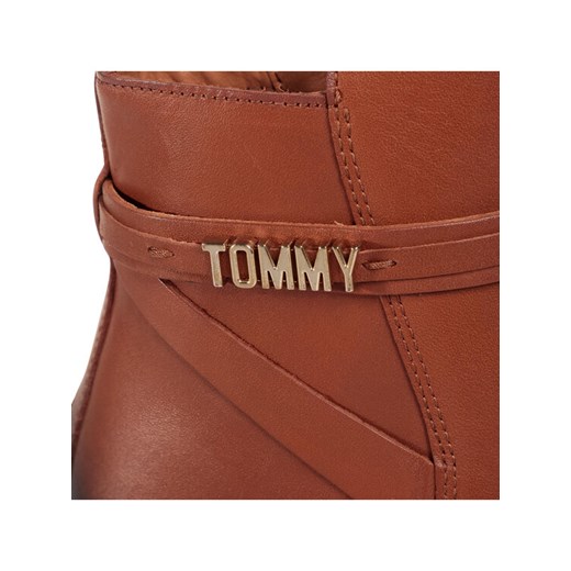 Tommy Hilfiger Botki Block Branding Leather Mid Boot FW0FW05196 Brązowy Tommy Hilfiger 40 okazja MODIVO
