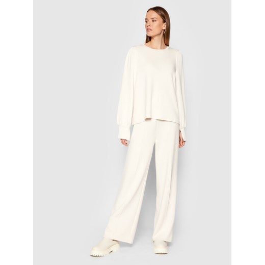 Vero Moda Spodnie dresowe Silky 10257424 Beżowy Regular Fit Vero Moda XS MODIVO okazja
