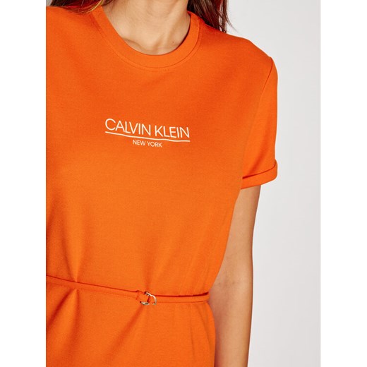 Calvin Klein Sukienka codzienna Logo K20K202805 Pomarańczowy Regular Fit Calvin Klein XS promocja MODIVO