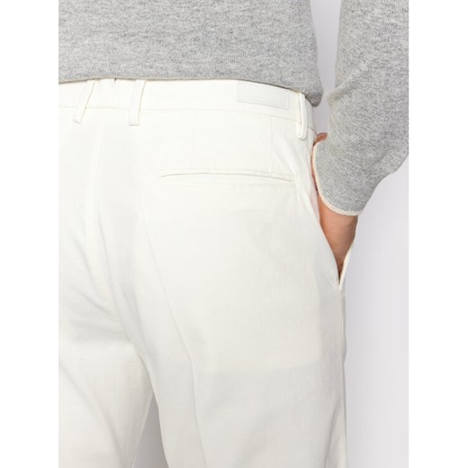 Trussardi Spodnie materiałowe 52P00000 Biały Aviator Fit Trussardi 48 wyprzedaż MODIVO