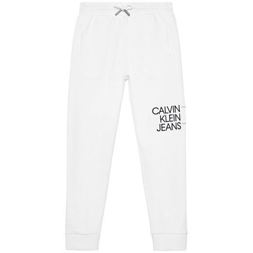 Calvin Klein Jeans Spodnie dresowe Hybrid Logo IB0IB00780 Biały Regular Fit 6Y okazyjna cena MODIVO