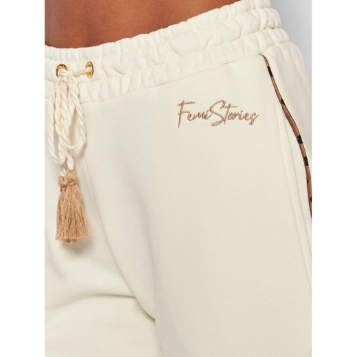 Femi Stories Spodnie dresowe Tara Beżowy Regular Fit Femi Stories XS MODIVO