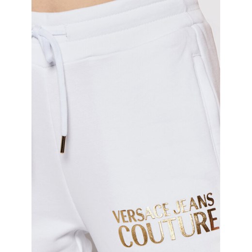 Versace Jeans Couture Spodnie dresowe Logo Foil 71HAAT04 Biały Regular FIt L MODIVO okazja