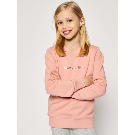 Calvin Klein Jeans Bluza Metallic Chest Logo IG0IG00577 Różowy Regular Fit 6Y wyprzedaż MODIVO