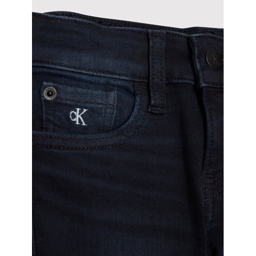Calvin Klein Jeans Jeansy IB0IB01032 Granatowy Slim Fit 8Y wyprzedaż MODIVO