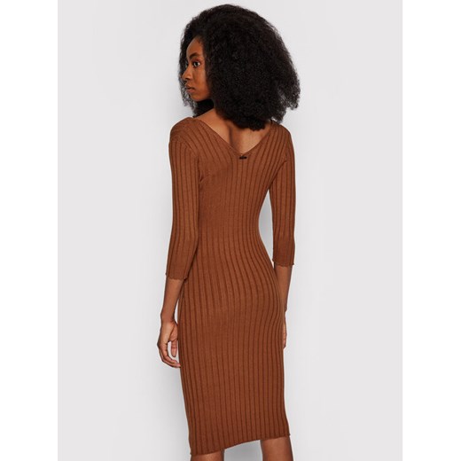 Guess Sukienka dzianinowa Gisele W1YK0F Z2V40 Brązowy Slim Fit Guess L okazyjna cena MODIVO