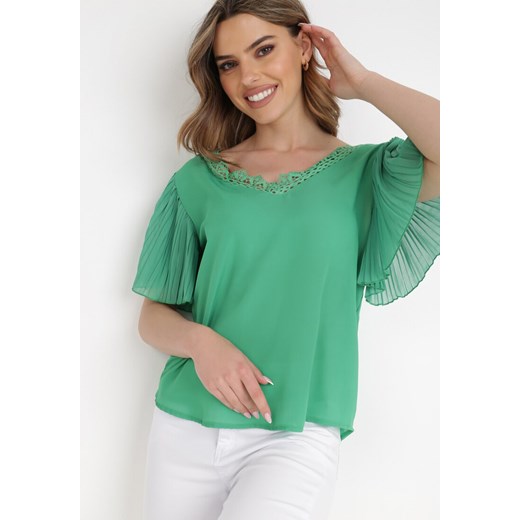 Zielona Bluzka Aedadia ze sklepu Born2be Odzież w kategorii Bluzki damskie - zdjęcie 138371703