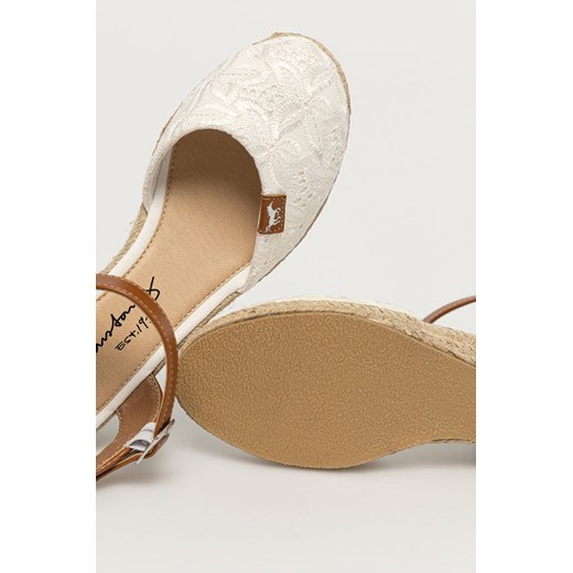 Mustang Espadryle kolor biały na koturnie Mustang 41 ANSWEAR.com
