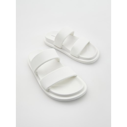 Reserved - Klapki na płaskiej podeszwie - Biały Reserved 38 Reserved