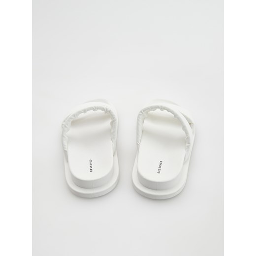 Reserved - Klapki na płaskiej podeszwie - Biały Reserved 39 Reserved