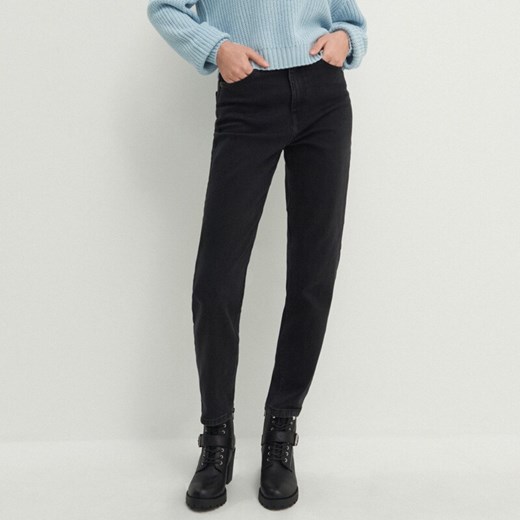 Mom jeans slim z bawełny organicznej - Czarny House 34 promocyjna cena House