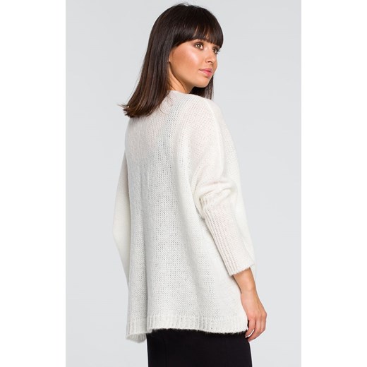 Sweter z kieszenią BK018, Kolor ecru, Rozmiar one size, BE Knit ze sklepu Primodo w kategorii Swetry damskie - zdjęcie 140691362