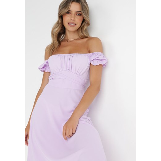 Sukienka Born2be z dekoltem typu hiszpanka z odkrytymi ramionami midi elegancka z krótkimi rękawami