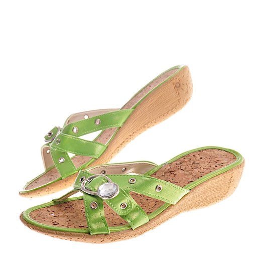 Klapki damskie Pantofelek24 casualowe na koturnie letnie białe 