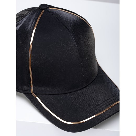 Czarna czapka z daszkiem zdobiona złotym paskiem Molton ONE SIZE Molton
