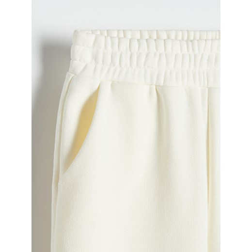 Reserved - Spodnie z dresowej dzianiny - Kremowy Reserved S Reserved