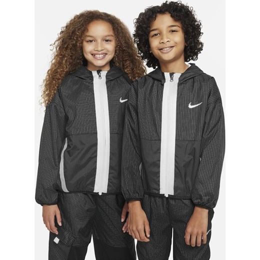 Kurtka z tkaniny dla dużych dzieci Nike Outdoor Play - Czerń Nike XS Nike poland