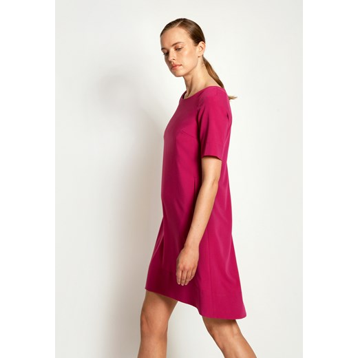Sukienka ze stójką w kolorze fuksji ze sklepu Molton w kategorii Sukienki - zdjęcie 142771513