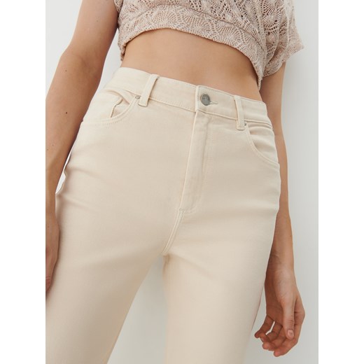 Mohito - Jeansy mom slim - Beżowy Mohito 40 Mohito