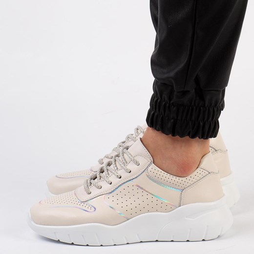 Beżowe skórzane sneakersy damskie S.Barski 22226 ze sklepu suzana.pl w kategorii Buty sportowe damskie - zdjęcie 143205230