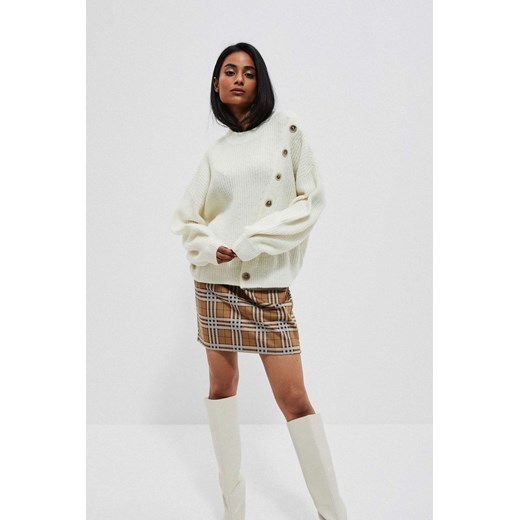 Sweter z ozdobnymi guzikami S Moodo.pl