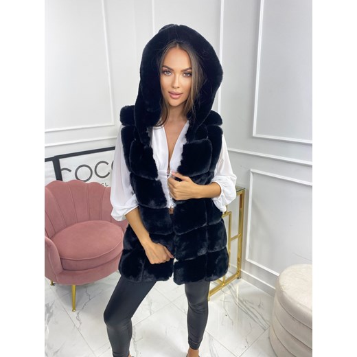 Kamizelka Futrzana z Kapturem Przeszywana Czarna Madelinefashion madelinefashion.pl