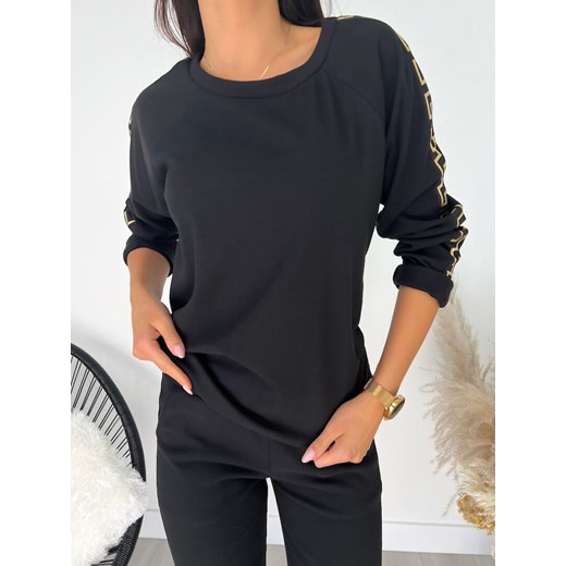 Czarna Bluza ze Złotym Lampasem Modnakiecka.pl 42 ModnaKiecka.pl