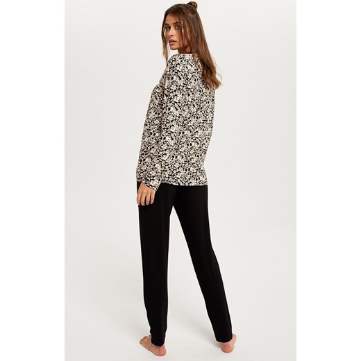 Piżama damska z długimi rękawami i długimi nogawkami Abisynia, Kolor czarno-beżowy, Rozmiar S, Italian Fashion ze sklepu Intymna w kategorii Piżamy damskie - zdjęcie 143779292