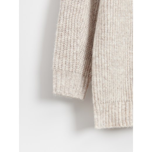 Długi sweter z dekoltem w serek kremowy - Beżowy House L House