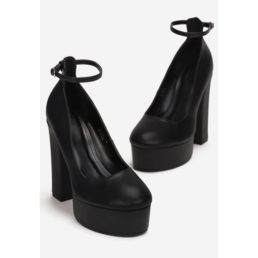 Czarne Czółenka na Platformie i Słupku Dara 37 promocja born2be.pl