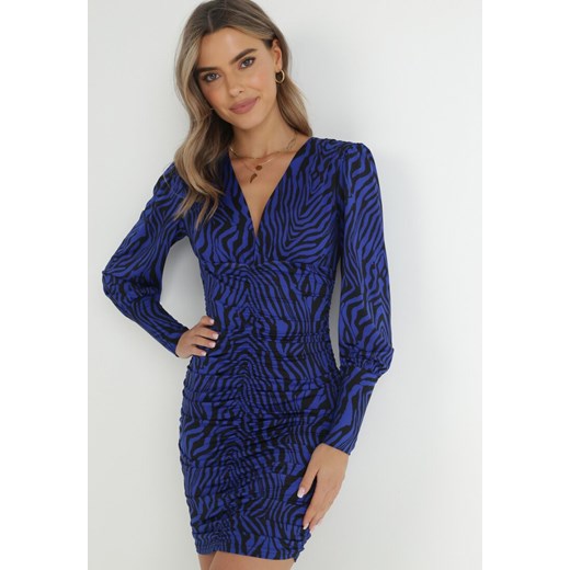 Niebieska Sukienka Dopasowana z Głębokim Dekoltem Selidam L Born2be Odzież