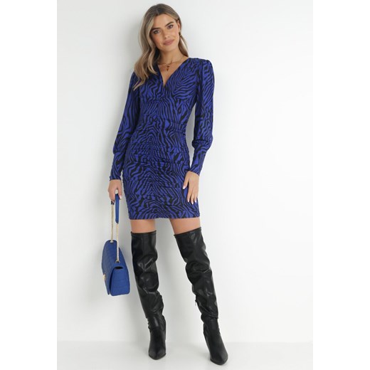 Niebieska Sukienka Dopasowana z Głębokim Dekoltem Selidam L Born2be Odzież